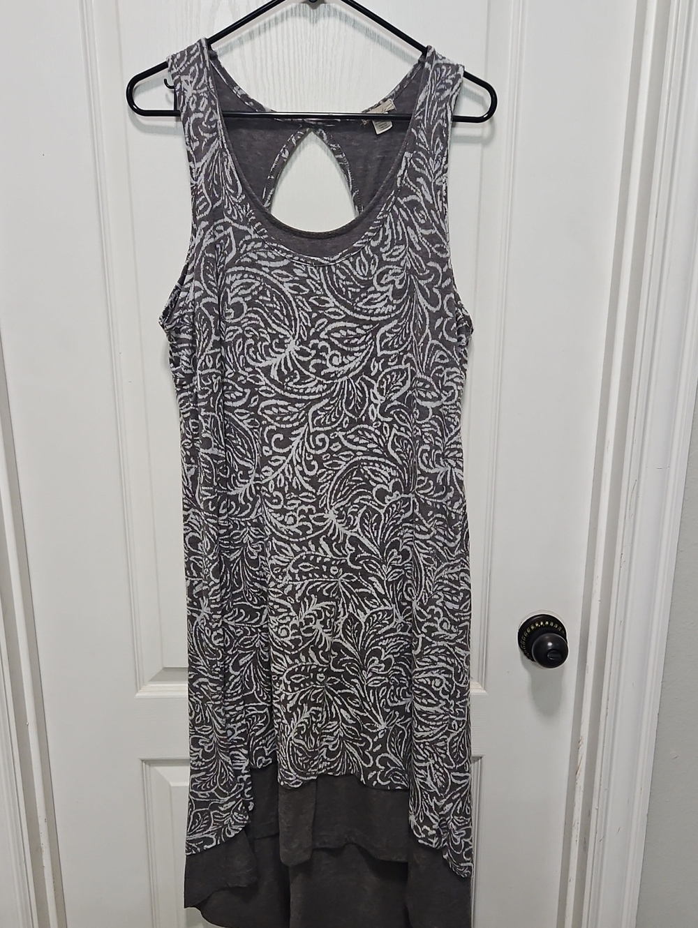 Sleeveless Gray and White High-Low Maxi Dress with Keyhole Back